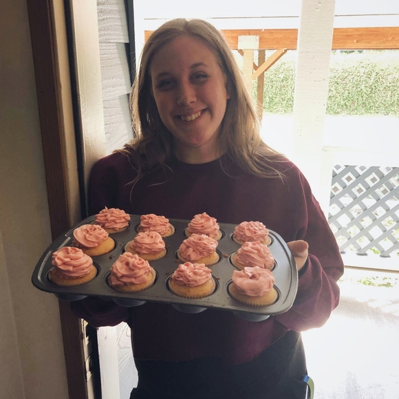 Meet your Posher, Kyra - Picture 3 of 4